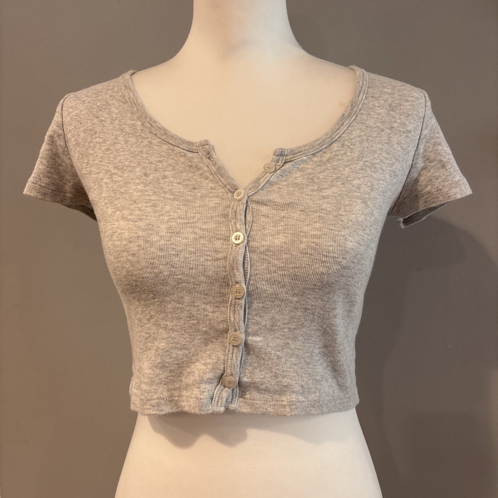 Brandy Melville Gray Ribbed Crop Shirt Top